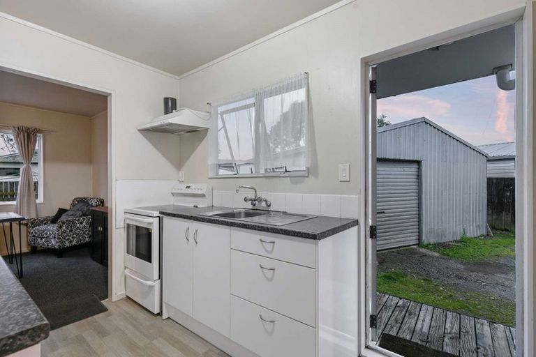 Photo of property in 32 Heathdale Crescent, Papakura, 2110