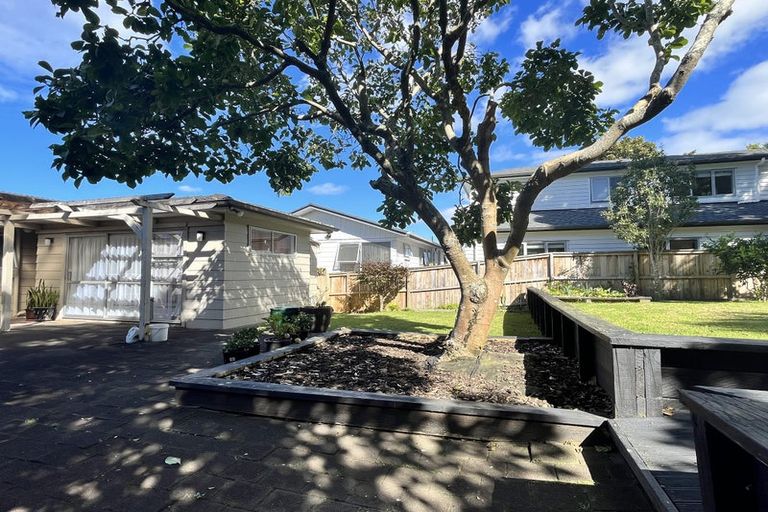 Photo of property in 25 Halberg Street, Glenfield, Auckland, 0629