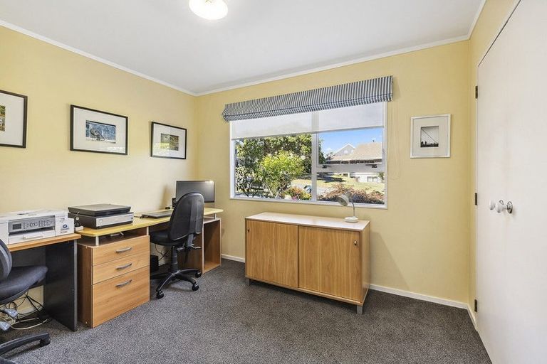 Photo of property in 2 Musket Lane, Whitby, Porirua, 5024