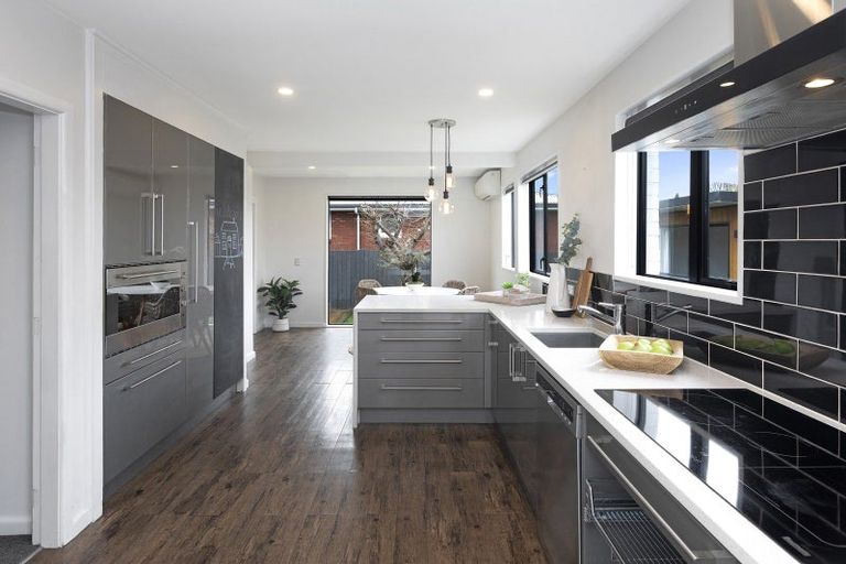 Photo of property in 1/1 Greers Road, Ilam, Christchurch, 8041