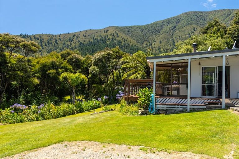 Photo of property in 516 Clova Bay Road, Totaranui, Picton, 7282