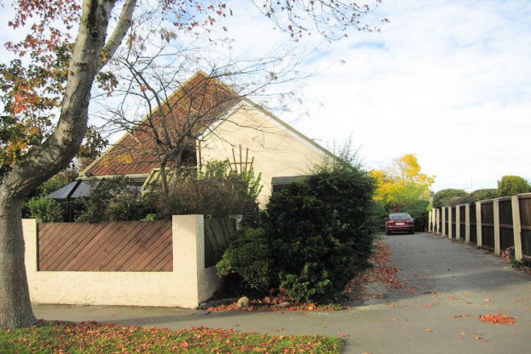 Photo of property in 1/6 Ashfield Place, Ilam, Christchurch, 8041