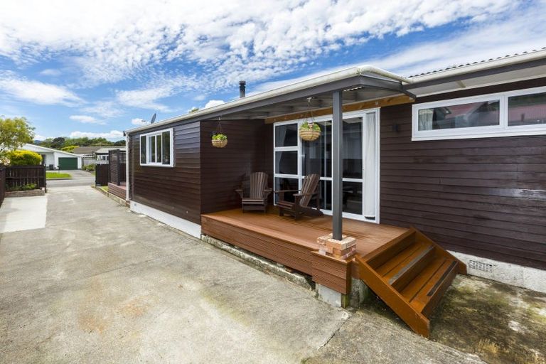 Photo of property in 27 Kiwi Street, Heretaunga, Upper Hutt, 5018