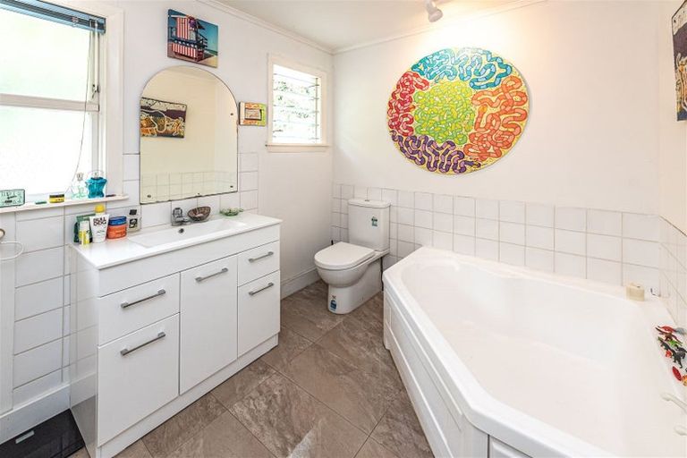 Photo of property in 23 Wairere Road, Bastia Hill, Whanganui, 4500