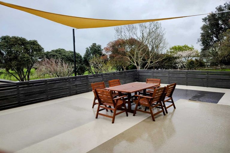 Photo of property in 6 Muhunoa West Road, Ohau, Levin, 5570