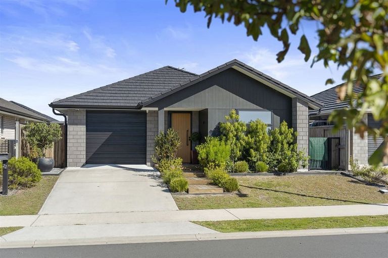 Photo of property in 22 Te Wharo Drive, Papamoa, 3118
