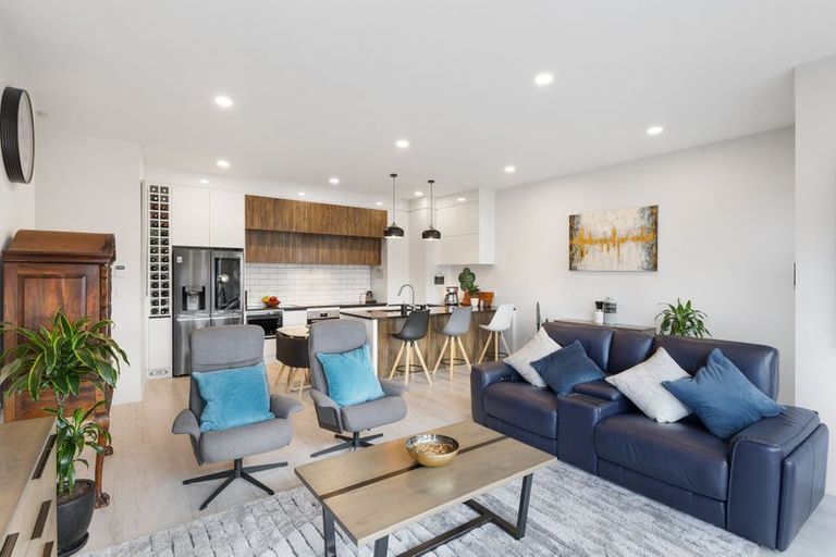 Photo of property in 22 Arran Point Parade, Orewa, 0931