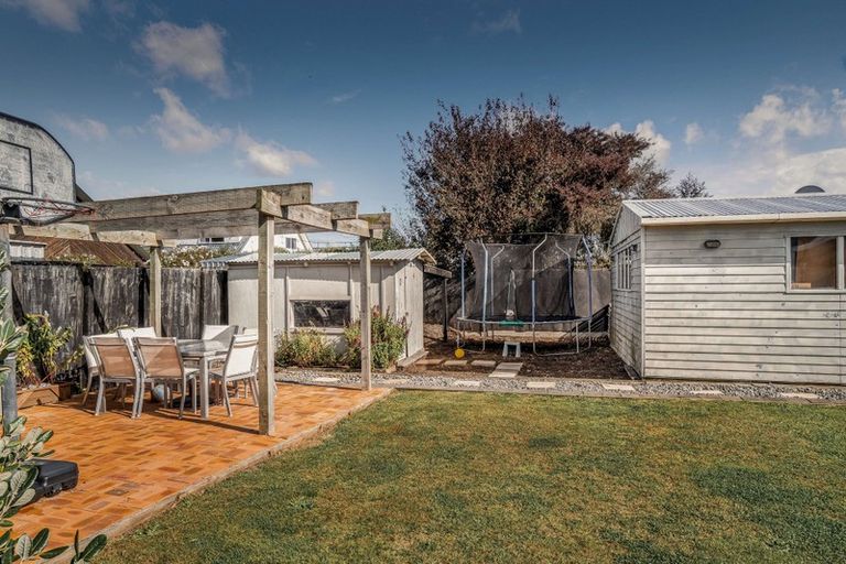 Photo of property in 11 Cowes Street, Avondale, Christchurch, 8061
