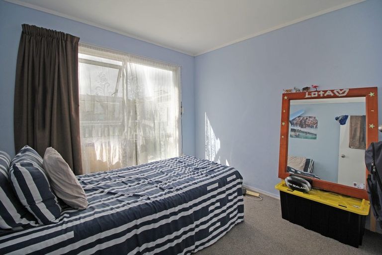 Photo of property in 22 Greenstone Place, Clover Park, Auckland, 2019