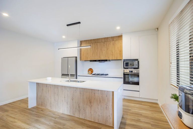 Photo of property in 83 Nobilo Road, Kumeu, 0810