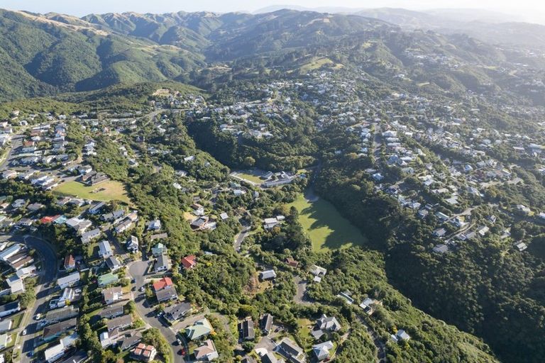 Photo of property in 131-133 Miromiro Road, Normandale, Lower Hutt, 5010