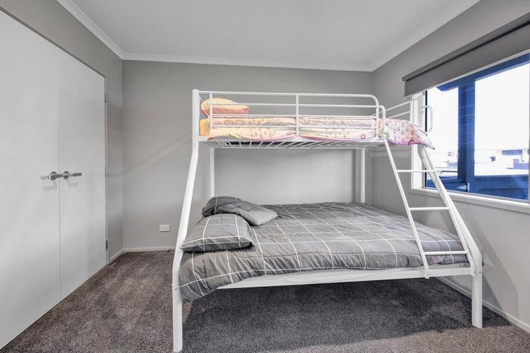 Photo of property in 74 Broadway, Stratford, 4332