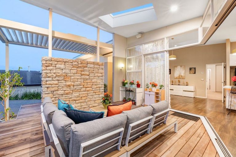 Photo of property in 21 Grand Drive, Orewa, 0931