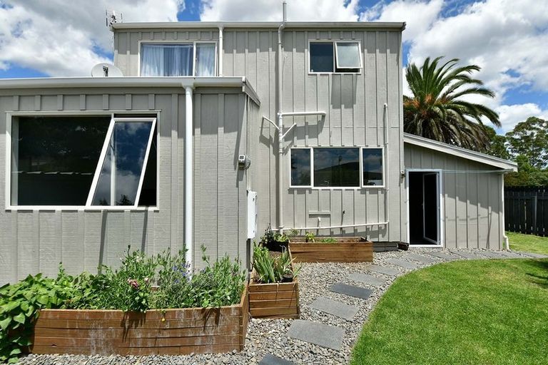 Photo of property in 53 Springs Road, Parakai, 0830