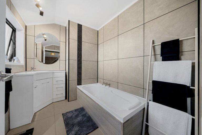 Photo of property in 4 Mile Bush Road, Pukekawa, Tuakau, 2696