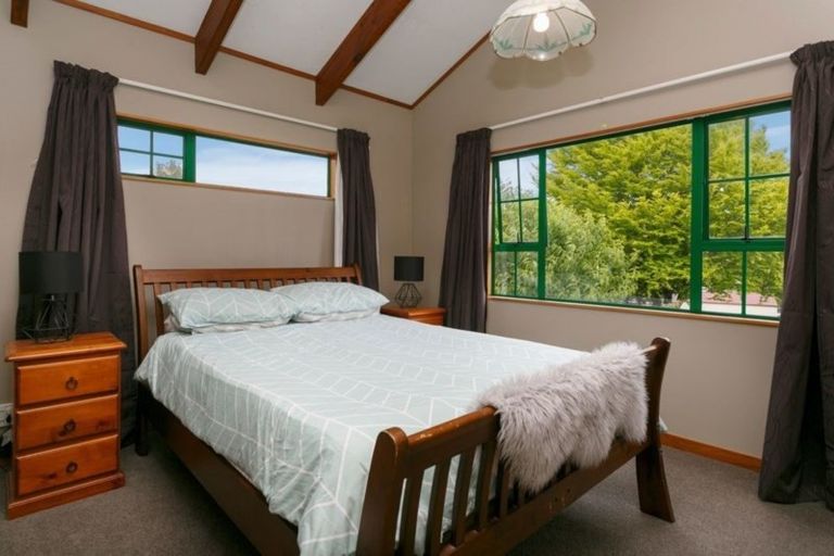 Photo of property in 2/122 Taupo View Road, Taupo, 3330
