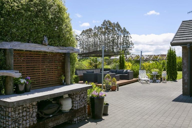 Photo of property in 71 Loch Views Road, Acacia Bay, Taupo, 3385