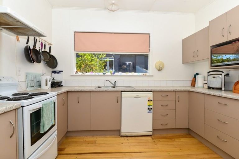 Photo of property in 4 Corbett Avenue, Hillcrest, Hamilton, 3216