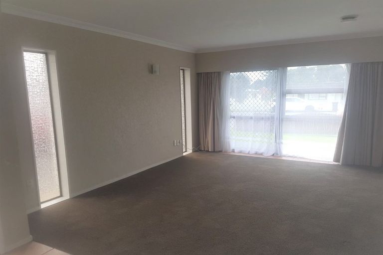 Photo of property in 2a Roys Road, Weymouth, Auckland, 2103