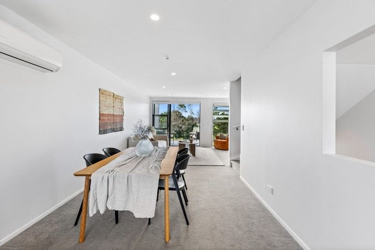 Photo of property in 18 Memorial Park Lane, Hobsonville, Auckland, 0618
