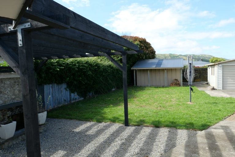 Photo of property in 4 Tawa Street, Waikanae, 5036