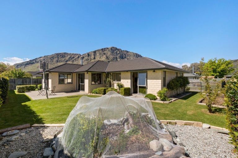Photo of property in 4 Alluvial Court, Arthurs Point, Queenstown, 9371