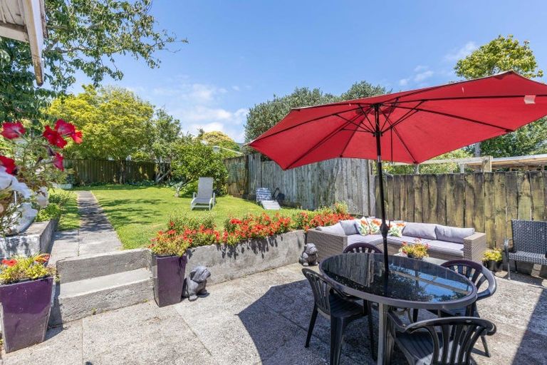 Photo of property in 100 Lemon Street, New Plymouth, 4312