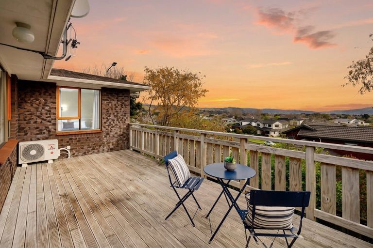 Photo of property in 1/21 Roband Crescent, Brown Owl, Upper Hutt, 5018