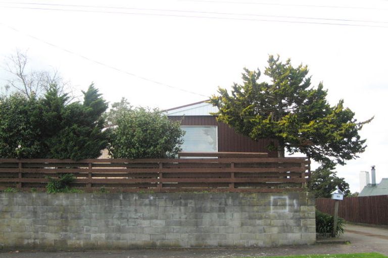 Photo of property in 46 Woodleigh Street, Frankleigh Park, New Plymouth, 4310
