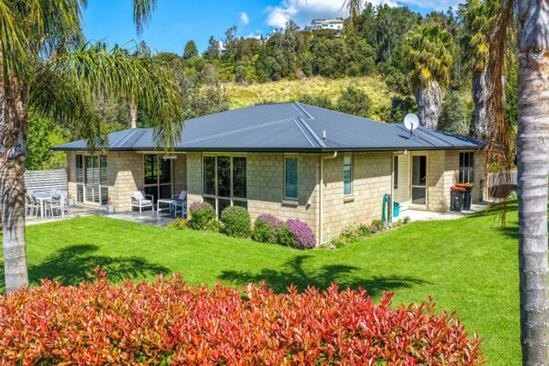 Photo of property in 12 Titoki Lane, Whangamata, 3691