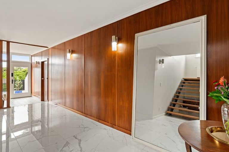 Photo of property in 2 Maida Vale Road, Roseneath, Wellington, 6011