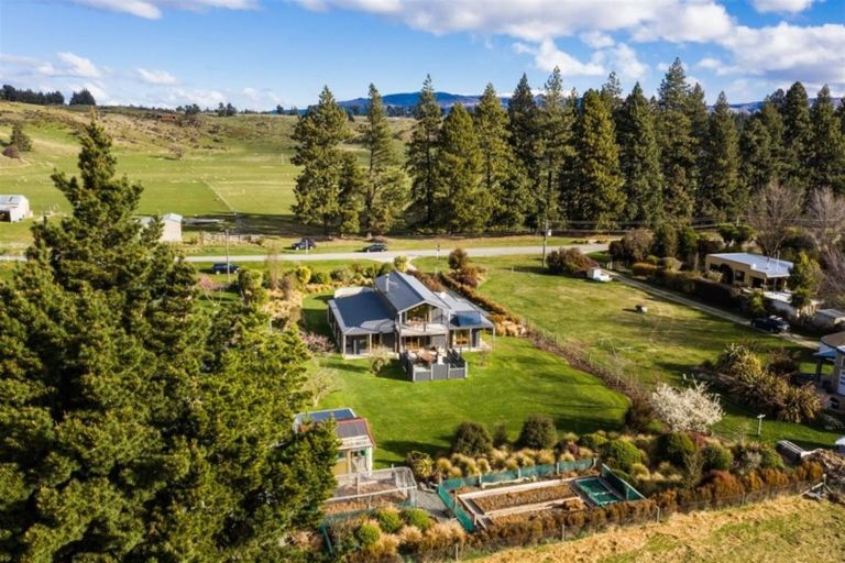 Photo of property in 812 Kane Road, Hawea Flat, Wanaka, 9382