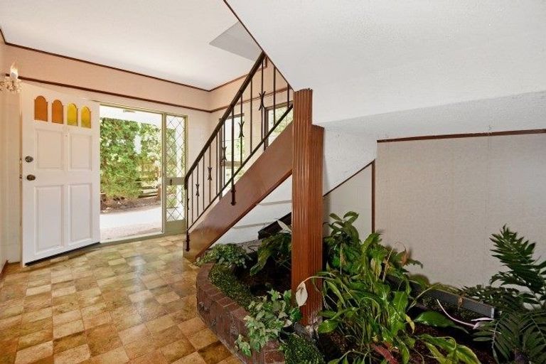 Photo of property in 1/37 Rangitoto Terrace, Milford, Auckland, 0620