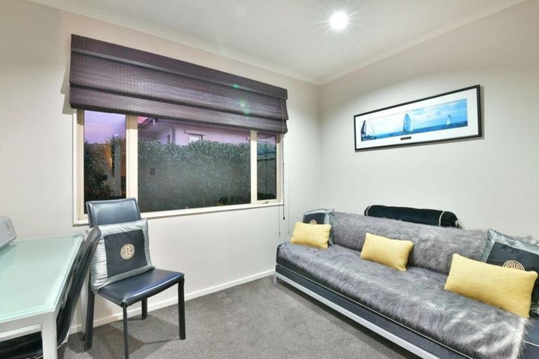 Photo of property in 2/126 Whangaparaoa Road, Red Beach, 0932
