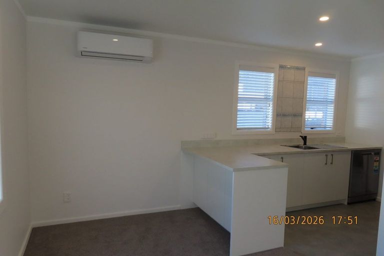 Photo of property in 23 Blacklock Avenue, Henderson, Auckland, 0612