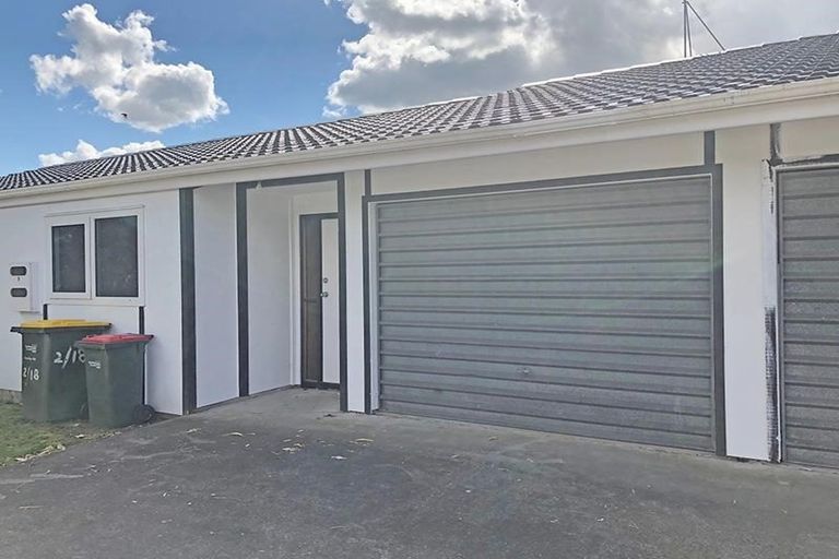 Photo of property in 1/18 Tironui Station Road East, Papakura, 2112
