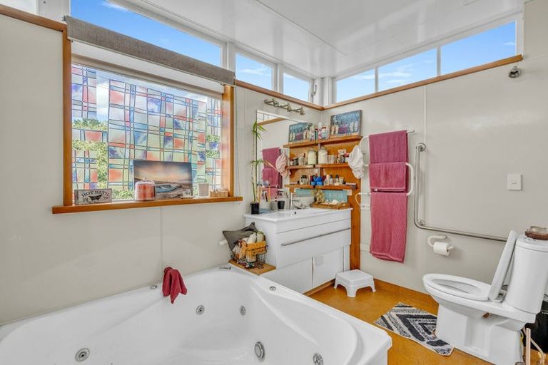 Photo of property in 62 Norton Street, Te Kopuru, 0391