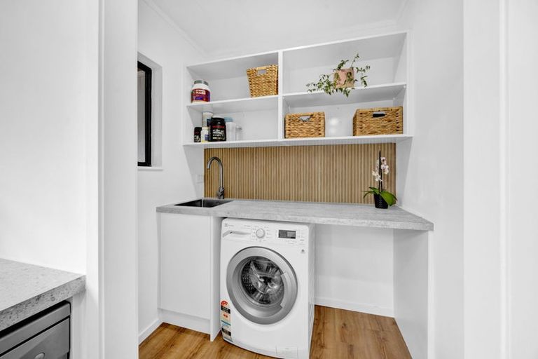 Photo of property in 6 Antonia Place, Bell Block, New Plymouth, 4312