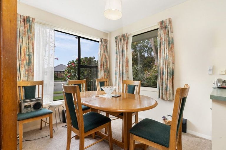 Photo of property in 33 Martbern Crescent, Bishopdale, Christchurch, 8053