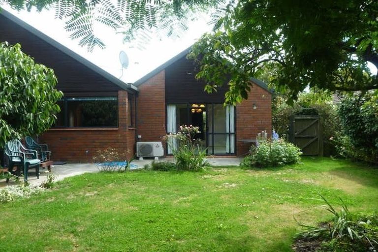 Photo of property in 3 Broadfell Avenue, Avonhead, Christchurch, 8042