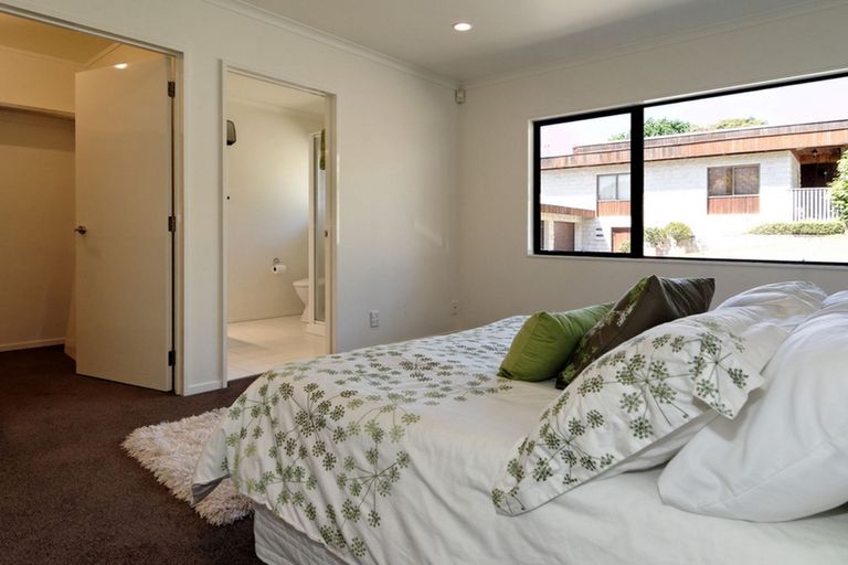 Photo of property in 187a Godley Road, Titirangi, Auckland, 0604