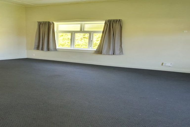 Photo of property in 196 Rongotai Road, Rongotai, Wellington, 6022