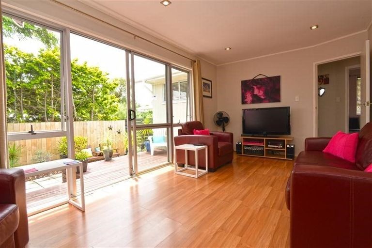 Photo of property in 5/72 Portage Road, New Lynn, Auckland, 0600
