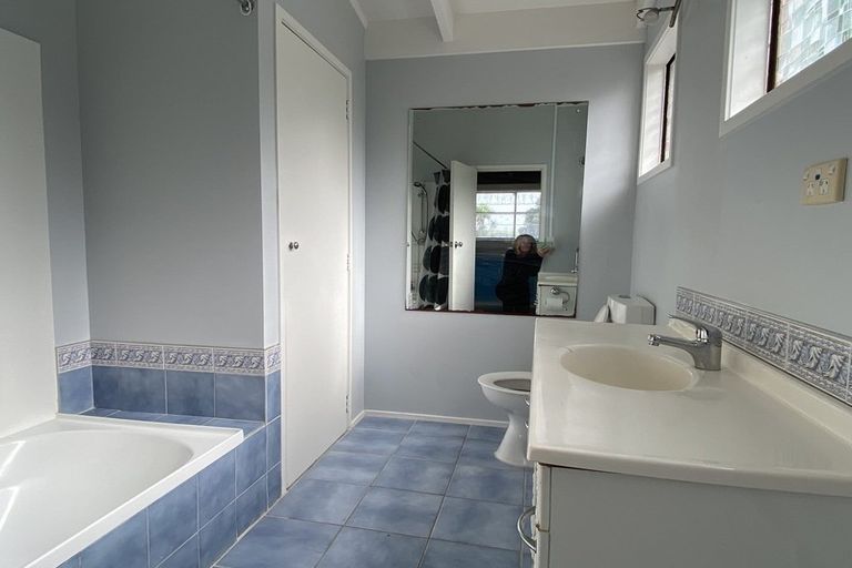 Photo of property in 48 Shakespear Road, Army Bay, Whangaparaoa, 0930