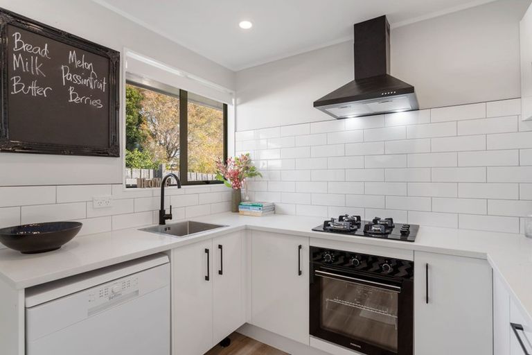 Photo of property in 10a Cramond Drive, Mangere East, Auckland, 2024