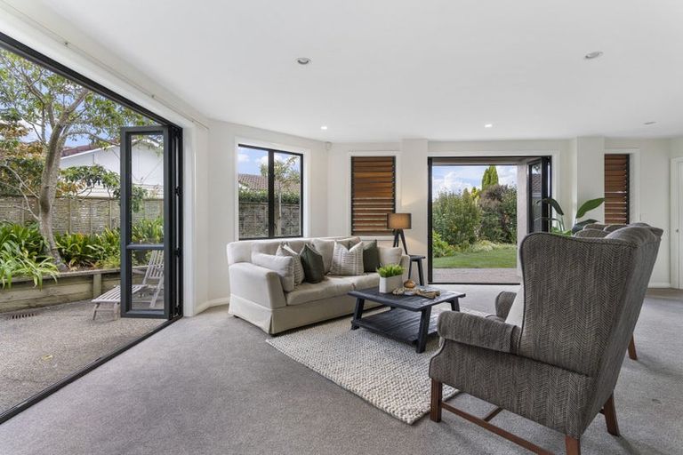 Photo of property in 1/164 Aberdeen Road, Campbells Bay, Auckland, 0620