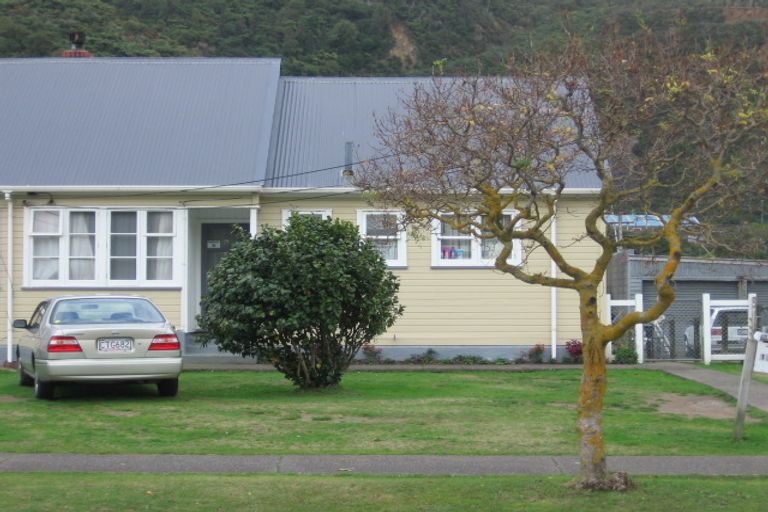 Photo of property in 131 Molesworth Street, Taita, Lower Hutt, 5011