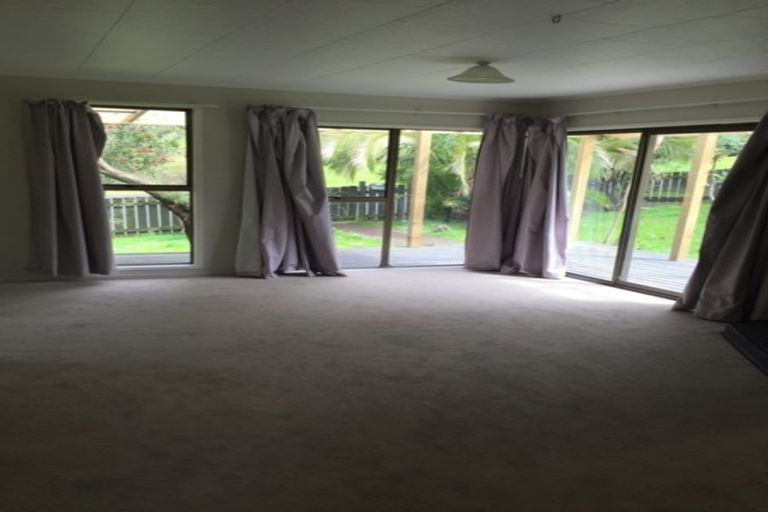 Photo of property in 96 Reynella Drive, Massey, Auckland, 0614