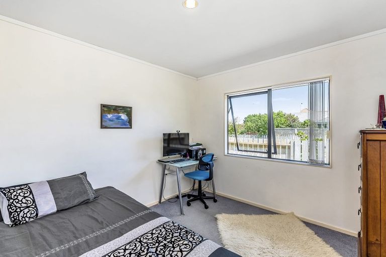 Photo of property in 2 Realm Drive, Paraparaumu, 5032