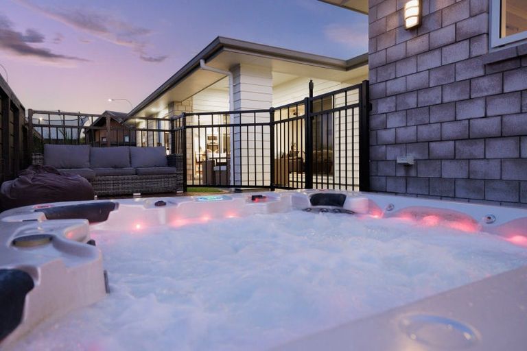 Photo of property in 7 Hoiho Place, Papamoa, 3118